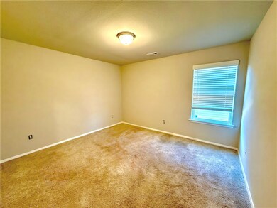 530 Woodcreek Loop, Lowell, AR 72745 - photo 7