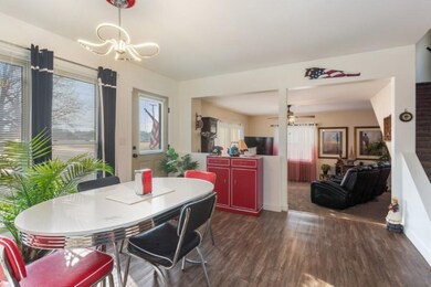 04_320GilsonStreet_369001_DiningRoom_Low