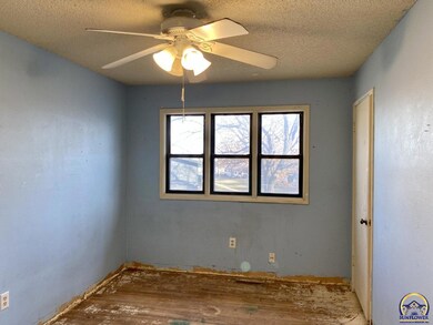 6600 SW Shadyvale Ln, Topeka, KS 66619 - photo 6