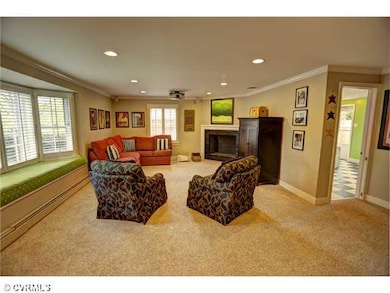 Den/Family/Great Room - Larger family room with fi