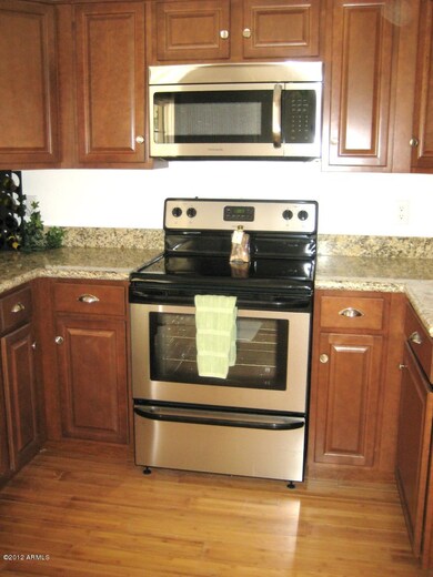 Hermosa kitchen w new SS range and micro