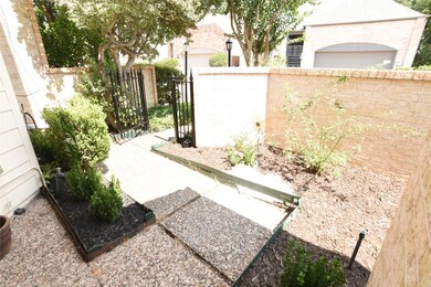 9668 Longmont Dr, Houston, TX 77063 - photo 4