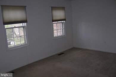 7832 Stovall Ct, Lorton, VA 22079 - photo 6