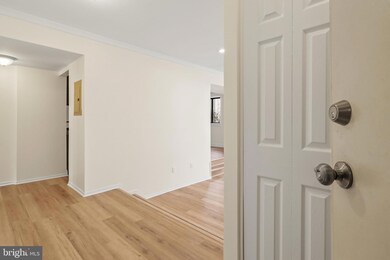 1635 Parkcrest Cir unit 100, Reston, VA 20190 - photo 3