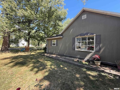 617 N Walnut St, Centralia, IL 62801 - photo 5