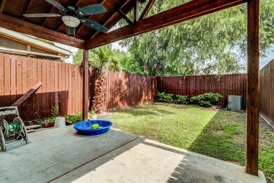 710 E 6th 1/2 St, Houston, TX 77007 - photo 3