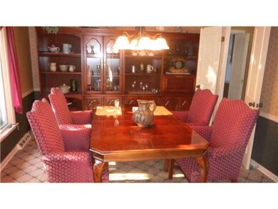 Dining Room. Formal dining room is a great feature