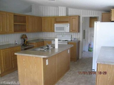 5925 Union Grove Church Rd, Seagrove, NC 27341 - photo 4