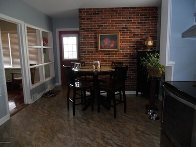 40 Arlington Rd, Kingston, PA 18704 - photo 5