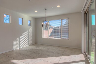 Breakfast / Dining Area