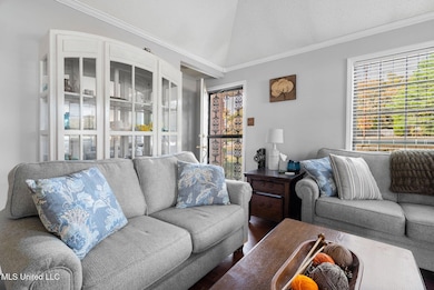 7-web-or-mls-10023 Goodman Rd-06