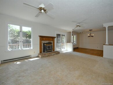 104 Shelly Dr, Hendersonville, NC 28792 - photo 2