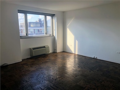 Park Plaza unit 911, Oakland, PA 15213 - photo 4