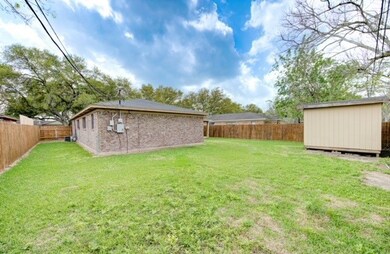 512 Linda Ln, Alvin, TX 77511 - photo 6