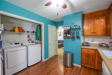 Washer and dryer convey as well.