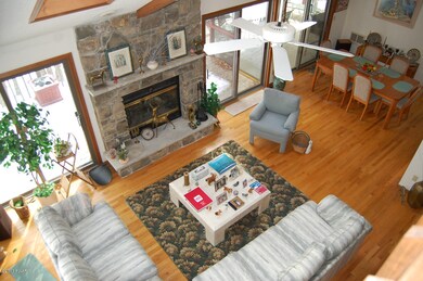 803 Whipple Tree Ct E, Lords Valley, PA 18428 - photo 2