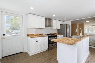 14 W Natick Rd, Warwick, RI 02886 - photo 3