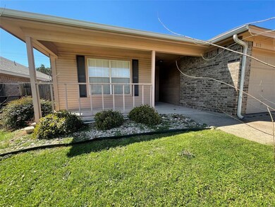 810 Rambling Ct, Granbury, TX 76049 - photo 2