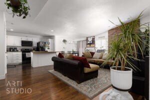 5Main Living Room