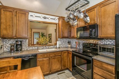 BLACK APPLIANCES & POT HANGER STAY