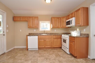 509 N 5th St unit 1st Floor, Stroudsburg, PA 18360 - photo 7