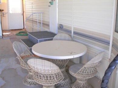 outdoor covered patio