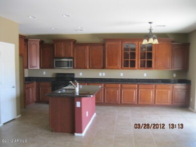 Kitchen/ Dining Space