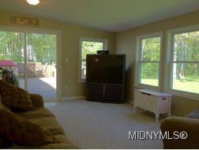 Opens to Deck Area