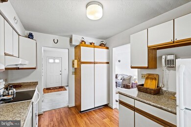 18219 Macrae Ct, Dumfries, VA 22026 - photo 4