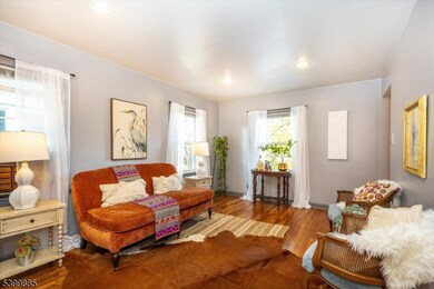 27 Gillespie Rd, Bloomfield, NJ 07003 - photo 4