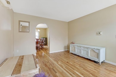 1181 Onslow Dr, Columbus, OH 43204 - photo 7