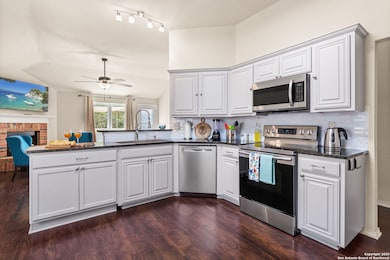 9654 Emerald Place, San Antonio, TX 78245 - photo 7