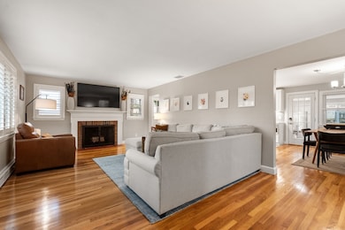 268 Laurel St, Melrose, MA 02176 - photo 4