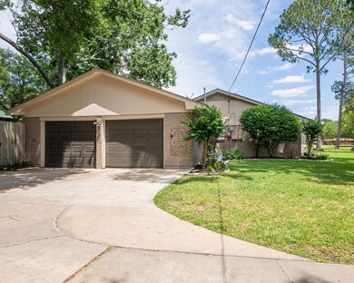 601 8th St, Bay City, TX 77414 - photo 3
