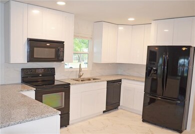 802 S Oak Ave, Fort Meade, FL 33841 - photo 3