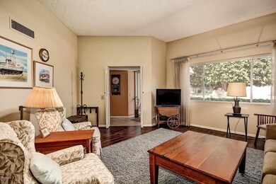 10447 W Loma Blanca Dr unit 34, Sun City, AZ 85351 - photo 2