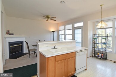 2597 Logan Wood Dr, Herndon, VA 20171 - photo 5