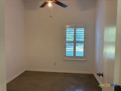 17307 Old 81 unit D, Troy, TX 76579 - photo 3