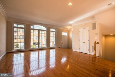 9977 Cyrandall Dr, Oakton, VA 22124 - photo 2