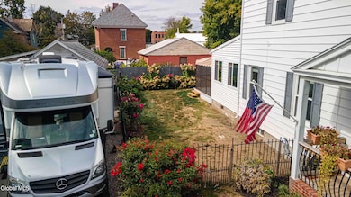 14 Locust St, Glens Falls, NY 12801 - photo 3