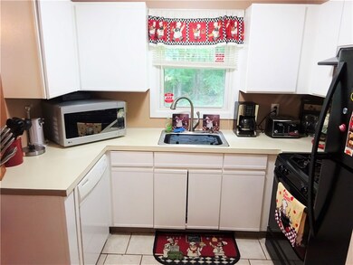 61 Reed St unit 61, Warwick, RI 02886 - photo 6