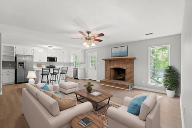 CedarCreek-2 - Living Room - Standard -