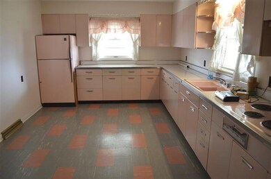 684 S College St, Harrodsburg, KY 40330 - photo 3