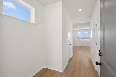 Photos of similar home, not actual home, for illustrative purposes only.