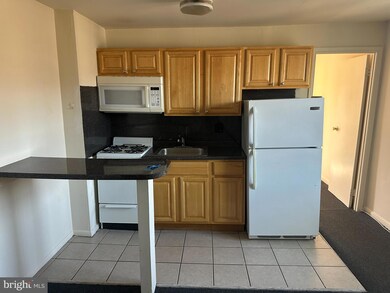 4522 Baker St unit 8, Philadelphia, PA 19127 - photo 2