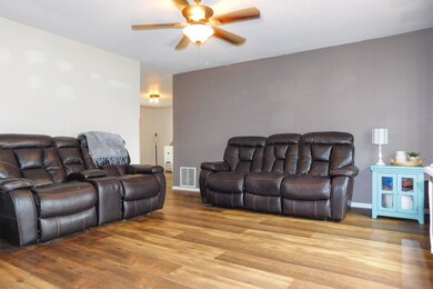 221 Toll Cir, Bluffton, IN 46714 - photo 7