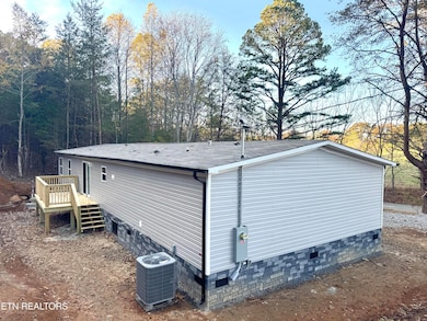 1053 Arrowhead Dr, Newport, TN 37821 - photo 2