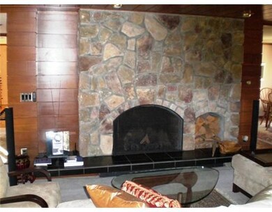 Living Room. Fireplace