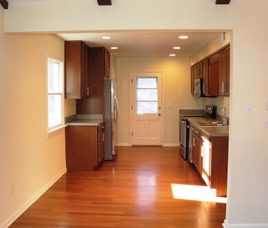 kitchen fac back door.JPG