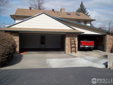 Oversized 3 car garage - holds large truck